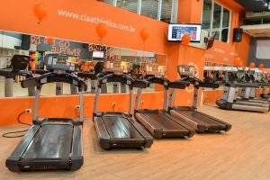 Ginástica funcional, esteira e remo: Orange Zone!
