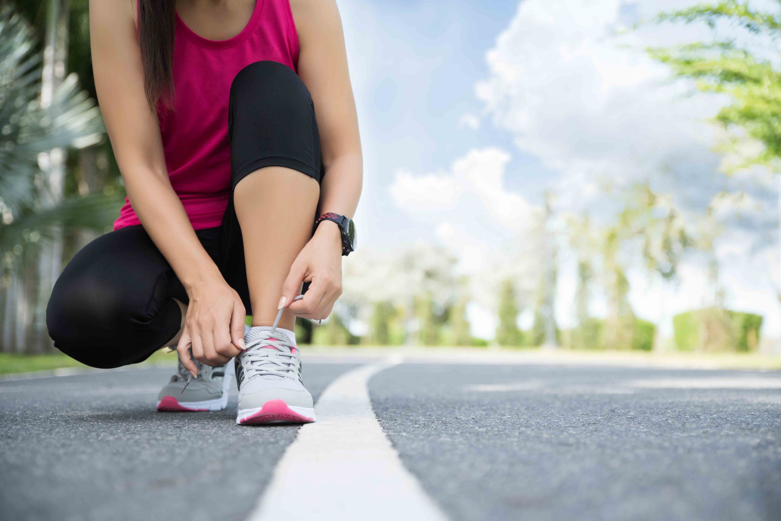 imagem-de-pessoa-correndo-para-a-home-de-corrida-de-rua-12…