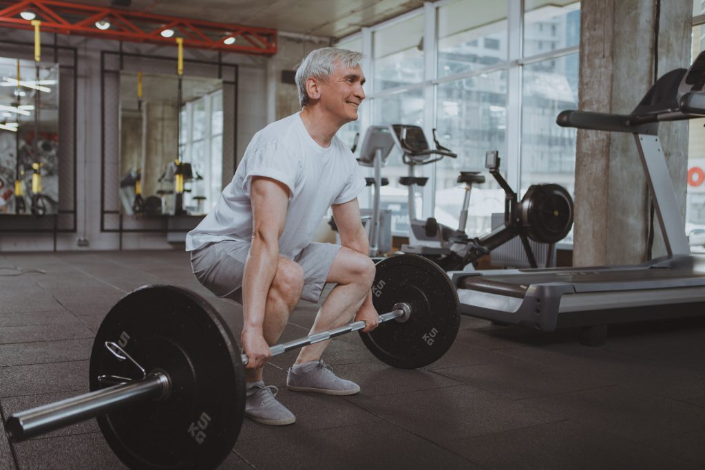 Musculação para idosos quais os benefícios, frequência e intensidade